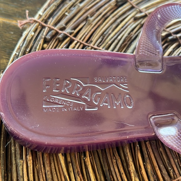 Ferragamo flip flops size 10 - Picture 2 of 6